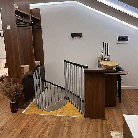 Center Blloku Modern Loft 02 * 地拉那